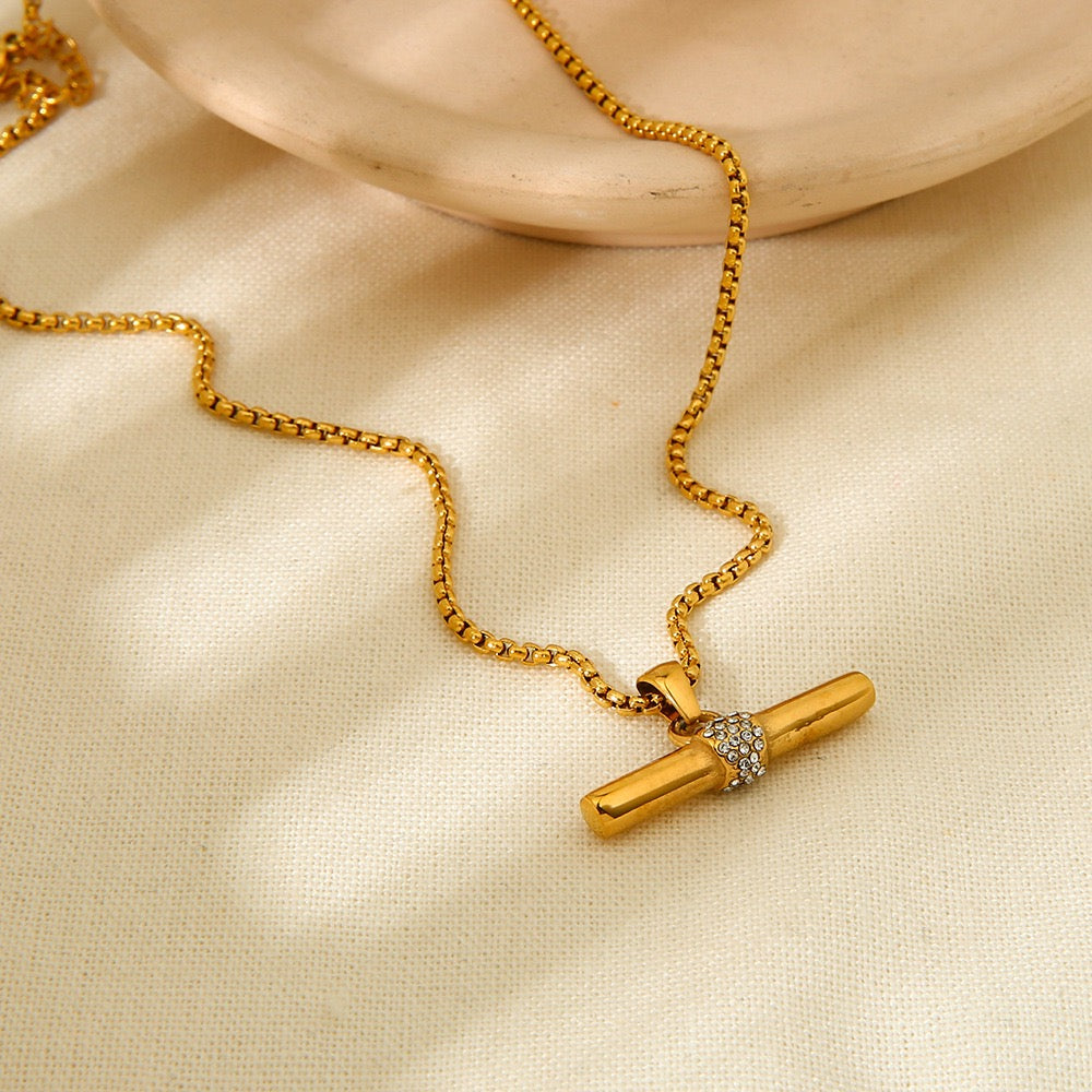 Serene Bar | T-Bar Pendant Necklace